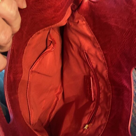 Ah-dorned dark red back with gold accents shoulder or cross body - Picture 12 of 14